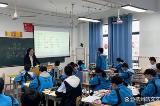 里夫斯：浓眉10个进攻板和7个抢断都太疯狂了